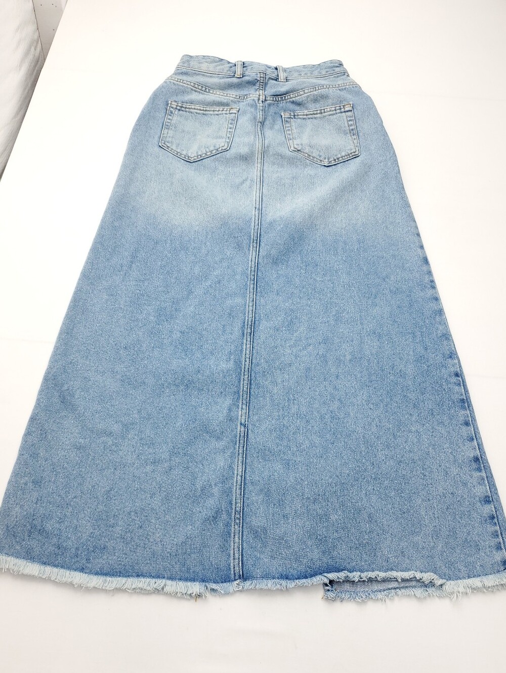 Pilcro The Madi Light Blue Wash Denim Maxi Skirt Size 2 Front Split Raw Hem - Picture 9 of 9